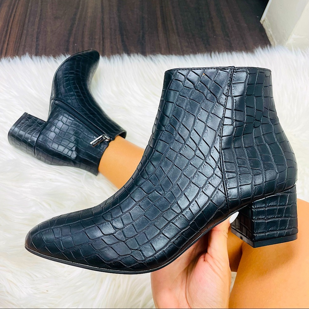 Black croco heeled bootie - Picture 1 of 6